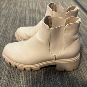 Women's Cream Chunky Chelsea Boots